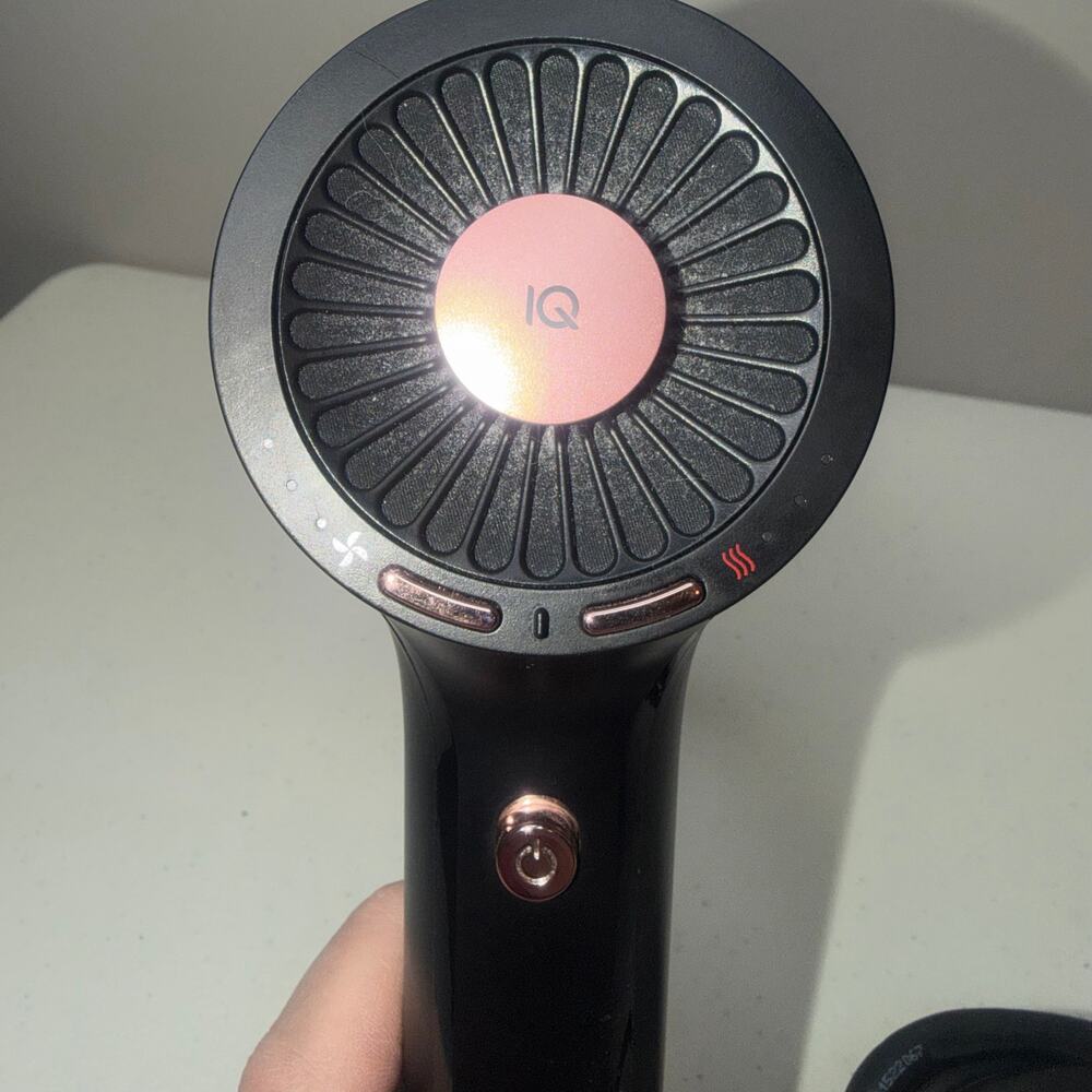 Shark HyperAIR IQ Styler Tech Ultra-Fast Hair Dryer (No Attachments) - Picture 4 of 6